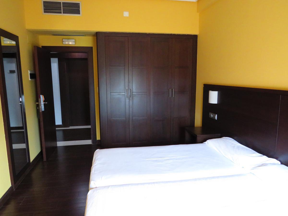 Euba Hotel Аморебиета-Етхано Екстериор снимка