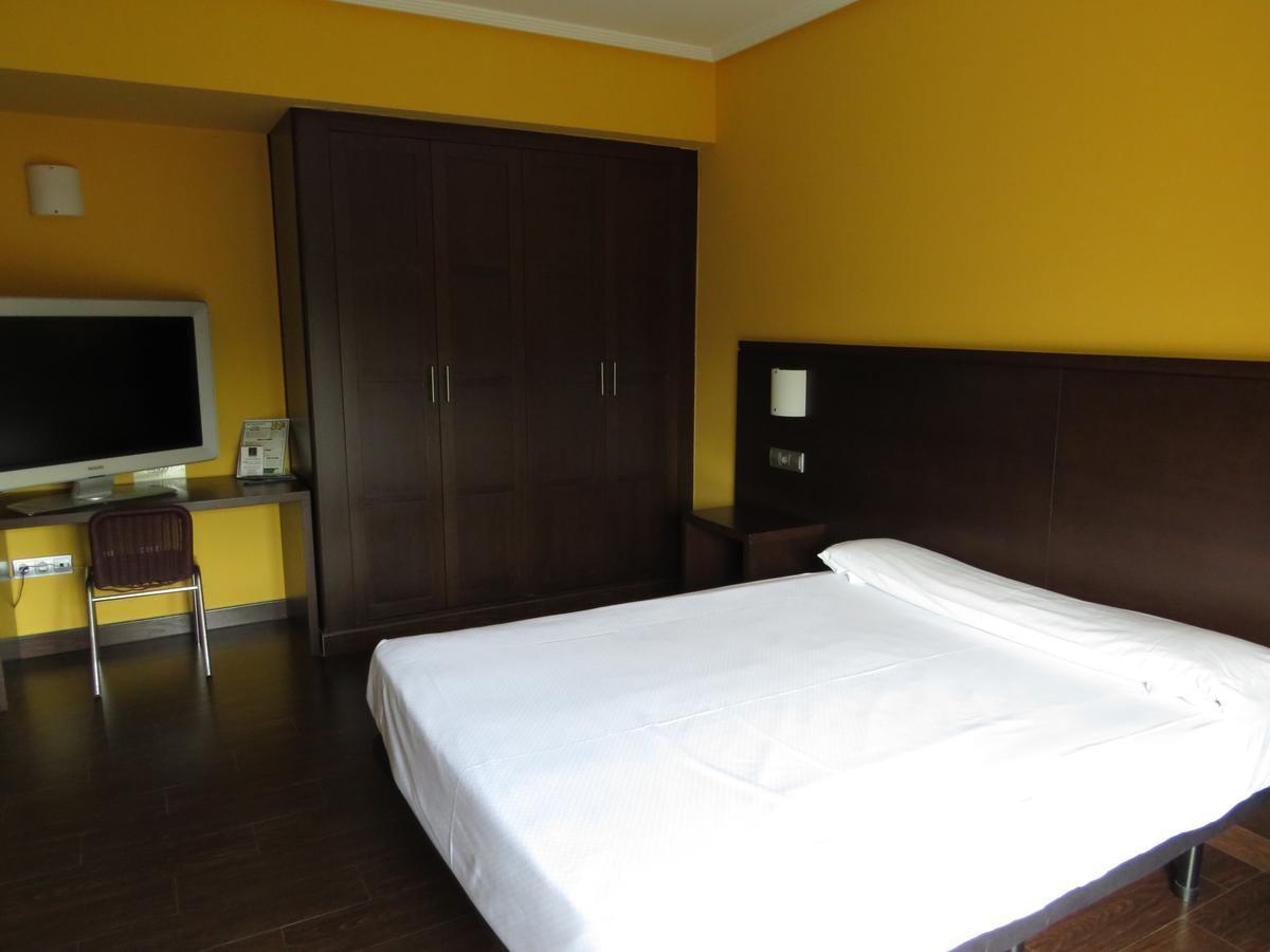 Euba Hotel Аморебиета-Етхано Екстериор снимка